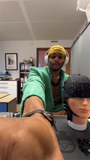 Zeus Tipado on Instagram: "The technology I use to look at the brain while people are tripping on DMT while inside VR is called fNIRS (functional near-infrared spectroscopy). F around and learn some psychedelic neuroscience, keep following for more👊🏽"