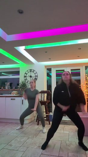 Discover the Exciting Double Dutch Bus Dance Routine