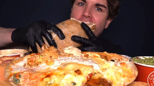 【超爽吃咽剪辑 | Magic Mikey】超大墨西哥卷饼、芝士肉酱薯条、玉米片、芝士鸡肉饼 剪说话剪多余咀嚼有吞咽 全程加速