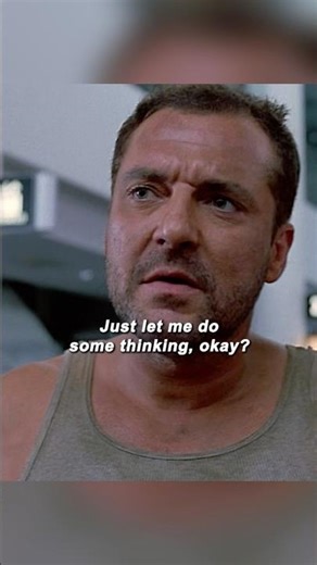 Big Trouble (2002) | Thieves Slip Through Airport Security