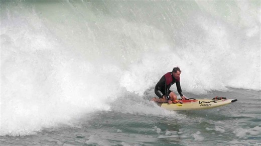 641-Mile Storm Heading for UK: Impacts and Stunning Surf Footage from Cornwall.