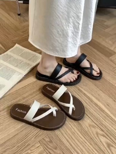 クロスストラップサンダル｜夏の歩きやすいレディースサンダル