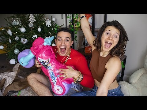 MY GIRLFRIEND GIVES ME CHRISTMAS PRESENTS! (I'm shocked)