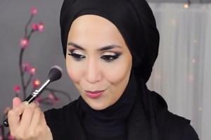 14 More UK YouTubers Who Will Transform Your Hair And Makeup Game