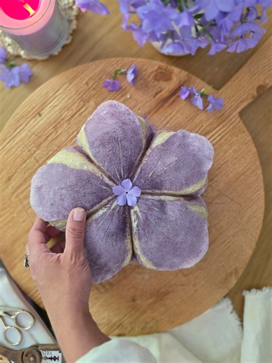 Phlox-Inspired Sourdough Bread: Floral Scoring Tutorial