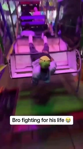 Hilarious Rollercoaster Fail at the Theme Park