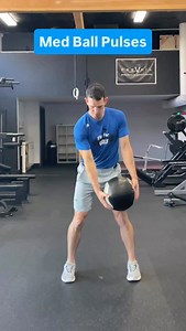 Med Ball Pulses🏌️‍♂️ Med balls are a good tool. To be honest, I don’t use med ball throws much anymore. I prefer to get speed / explosive work from swinging fast💨 That requires space though. Slamming / throwing a ball isn’t always feasible either. These can fit in nicely. | Fit For Golf