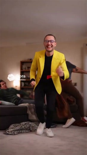 Pranking Friends with a Screaming Toy Chicken! 🐔😂