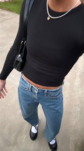 simplee.grace on Instagram: "Christmas music always makes unpacking a little bit easier!! #smallbusinessowner #smallbusiness #stonerings #spoonrings #jewlery #rings #reels #silver #silversmithing #azbusinesses"