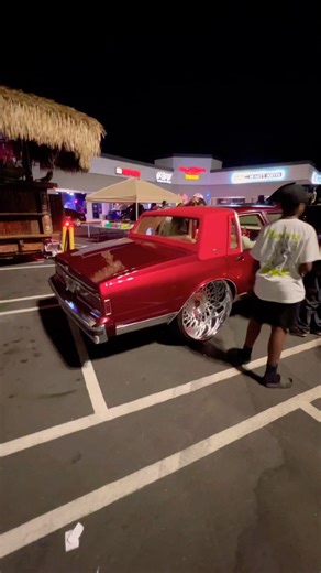 Famous Box Chevy Outside 😮‍🔥🔊 #BoxChevy #ChevyLife #BigRims #customaudio #SoundSystemBuild