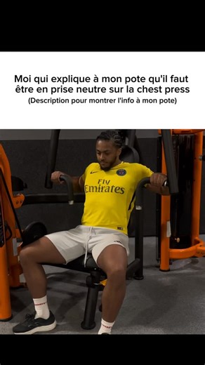 Ça peut vraiment tout changer ⤵️ ANATOMIE 🦴 : Le grand pectoral est un muscle large et plat situé à l’avant de la cage thoracique. Il est épais et convergent, en forme d’éventail avec trois parties : le faisceau claviculaire (supérieur), le faisceau sterno-costal (moyen) et le faisceau abdominal (inférieur) (Larionov et al., 2018). ACTION(S) 🔬: Les fonctions principales du grand pectoral sont la flexion (lever le bras), l’adduction (rapprocher les bras) et la rotation interne (tourner le bras 