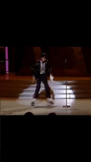 Michael Jackson's Most Iconic Stage Moment Ever!