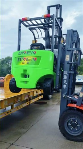 Electric forklift loading and shipping#forklift #forkliftoperator
