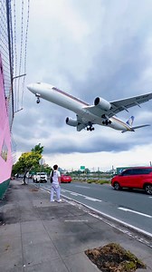 10K reactions · 855 shares | How big are Singapore Airlines planes ✈️ #planespotting #SingaporeAirlines #A350 #avgeek #jervymarquezreyes | Jervy Marquez Reyes | Facebook