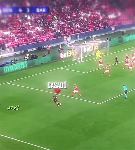 Barça’s INSANE Corner Kick Goal vs Benfica 🤯🥶