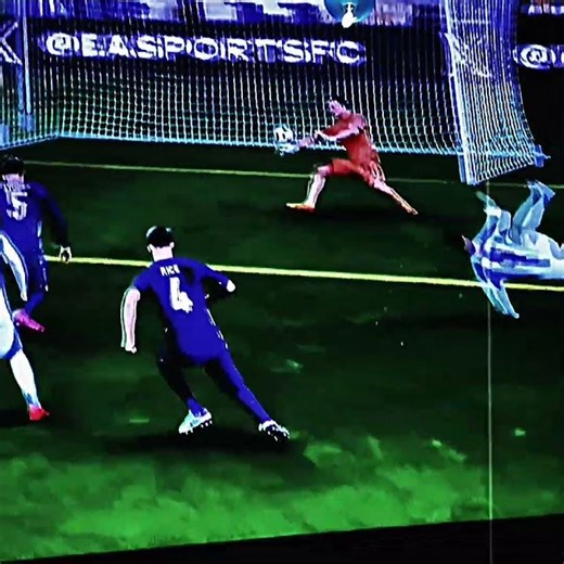 Julian Alverz’s goal was crazy💀