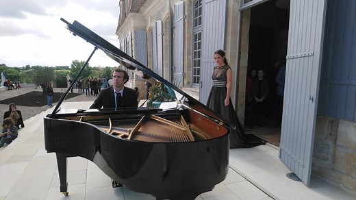 Musique et handicap : le pianiste girondin William Theviot veut avoir créé sa fondation en 2025