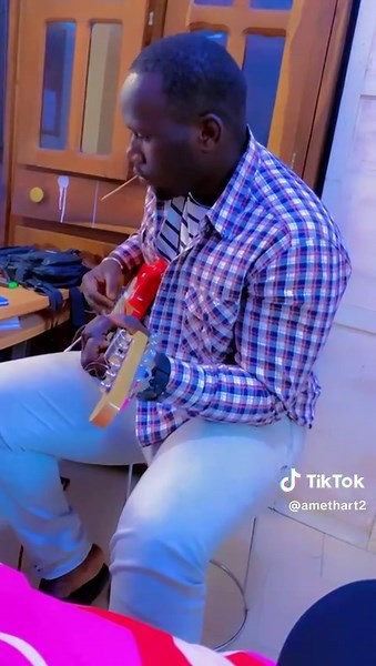 Learn Guitar with Soutoura: A Beginner's Guide