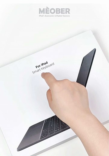 Unboxing the Magic Keyboard Pro 2025