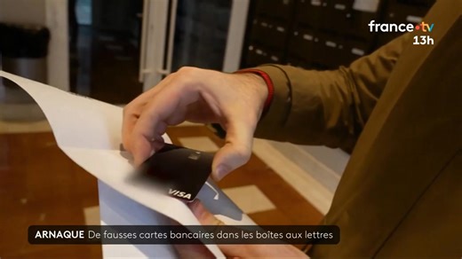 Vous recevez une nouvelle carte bancaire dans votre boîte aux lettre ? Alerte escroquerie ⚠️ Le QR code renvoie vers un faux site qui copie parfaitement l'interface officielle de votre banque. En saisissant vos identifiants, vous donnez accès à vos comptes aux escrocs. 💳 Une carte bancaire ne s’active jamais via un QR code. En cas de doute, ne le scannez pas, contactez directement votre banque et signalez sur le site https://www.masecurite.interieur.gouv.fr/fr Ministère de l'Intérieur | Police 