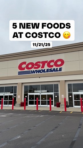 118K views · 1K reactions |  Sharing these DELICIOUS new food finds at Costco! The Chicken Mini Empanadas are perfect for parties and a quick snack! #costco #costcofinds | Costco Buys | Facebook