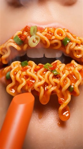 The most STRANGE LIPS ever #funny #trending