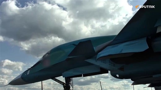 💥🇷🇺Russia's Su-34 destroys a Ukrainian stronghold in the Zapad Group of Forces sector using gliding aerial bombs