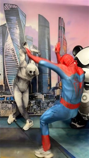 Spider-Man suddenly got scared😂#spiderman