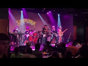 My band Side Effects cover Beck-Where its at #soundcheck #BECK #keyboard