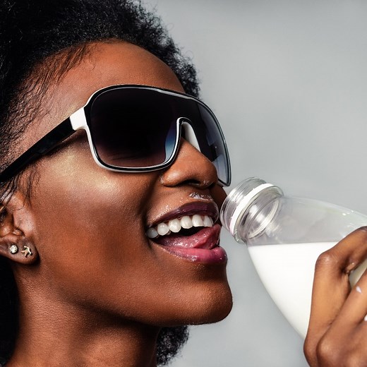 Adults are drinking breast milk to help with IBS, allergies and brain aging 🍼 (via In The Know Wellness) | Yahoo News Australia