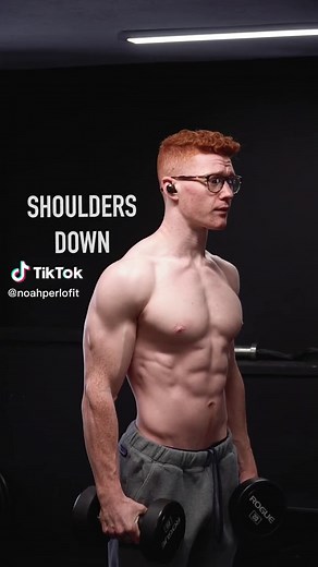 How To Front Raise Correctly 💪😮‍💨 #frontraises #frontraise #dumbbellraise #shoulderraises #shoulderworkout #shoulderday #shoulderdaytips #gymtipsforbeginners #fitnesstips #workouttips