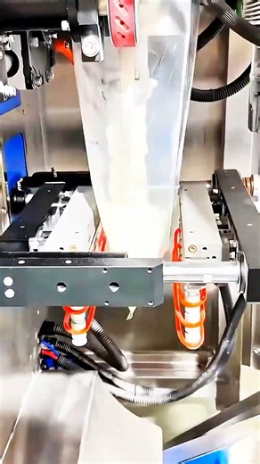 Form-Fill-Seal Packaging | Vertical Machine Seals Product into Bags ⚙️📦 #shorts