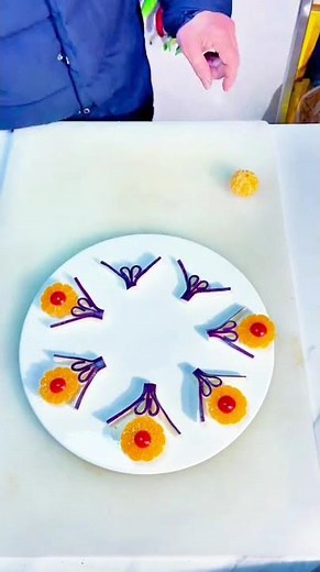 Simple plate decoration tutorial #fruit and vegetable modeling #plating skills