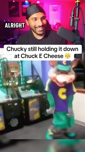 Chucky still holding it down at Chuck E Cheese 😤