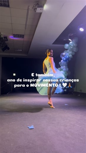 MOVI KIDS | Movimento Infantil on Instagram: "Aqui, eu movo sonhos. Sonhos de crianças. Sonhos de famílias. Sonhos que ganham corpo, ritmo e coragem. Sou grata por cada pessoa que passa por esse espaço, pelos amigos que impulsionam e pelas CRIANÇAS que fazem tudo isso vivo. 💫 O Movi Kids não é só um lugar. É movimento. É propósito. É infância em ação. Que venha 2026 🚀 Com mais trabalho, mais famílias, mais crianças e muito mais movimento. Vamos crescer e aprender juntos. 🤍 Tia Lili está ansio