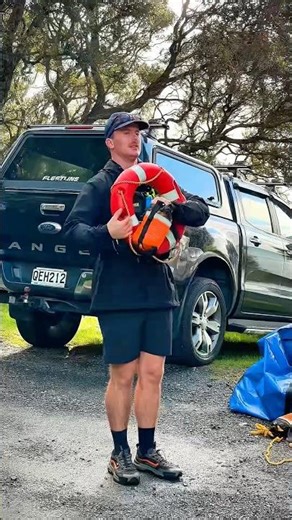 Take a floatation device with you when fishing from rocks 🎣💙🇳🇿