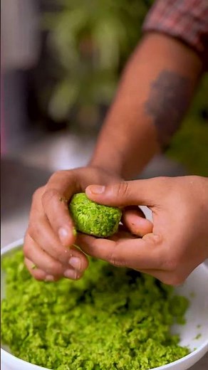 This airfried green Pea Falafel is crispy on the outside, soft on the inside… | #ytshorts #falafel