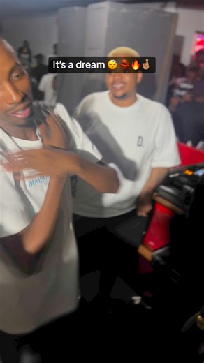 124K views · 4.5K reactions | Under my umbrella隣 | Xduppy | Facebook