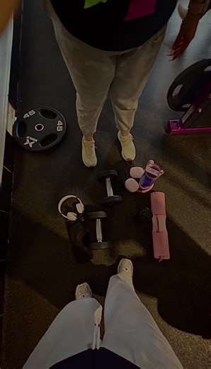 Best Friend Workout Motivation at the Gym