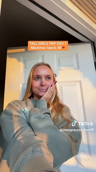 Fall Girls Trip Day 1: Exploring Mackinac Island
