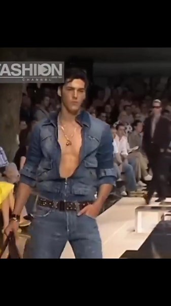 fashion.runways on TikTok