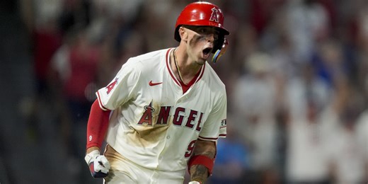 Neto talks his way into two-hole -- and promptly delivers