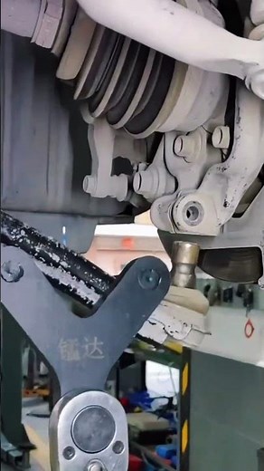 Lower control arm ball joint separator