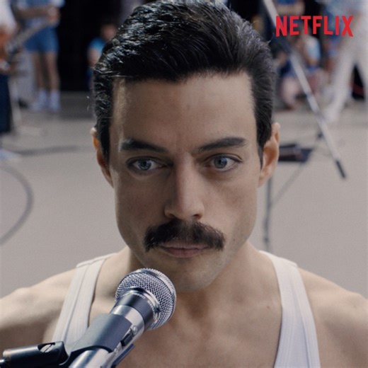 Pelos de punta, lágrimas en los ojos y el corazón a mil cada vez que vemos esta escena de ‘Bohemian Rhapsody’. | Netflix