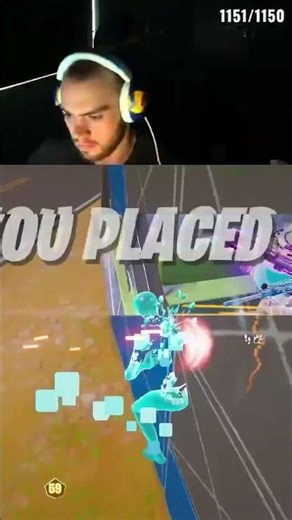 Mongraal destroys his desk 😡