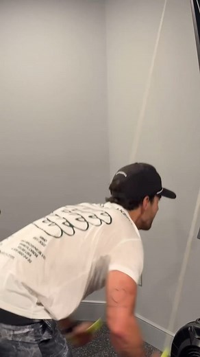 92 reactions · 4 comments | Joe Jonas working out via Instagram Stories! #JoeJonas #Jonas #JonasBrothers | Follow @jonasdailynews_ for more. | Jonas Brothers Daily News | Facebook