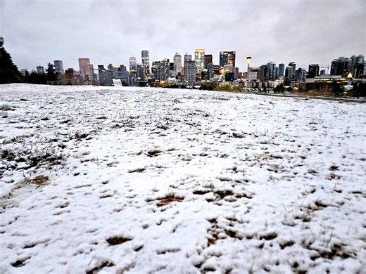 Calgary's first snowfall this fall makes for rude Thanksgiving awakening