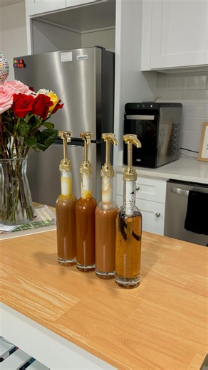 Fifi’s Home Coffee Bar | Sofia H. on Instagram: "4 super delicious and easy coffee syrups you can make all fall long ☕️🤍 ✨Comment “recipes” for the full ingredient list and steps ✨ Si no me conocen, I absolutely love making my own coffee syrup at home. It is really simple, sometimes only requires three ingredients! You’re at home coffees will taste 10 times better than you can imagine once you start making your own syrups."