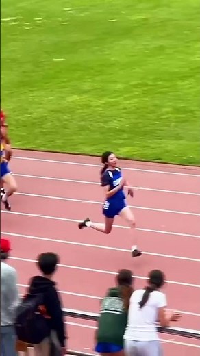 7th Grade girl wins the 100m by 20-30meters‼️#fypシ