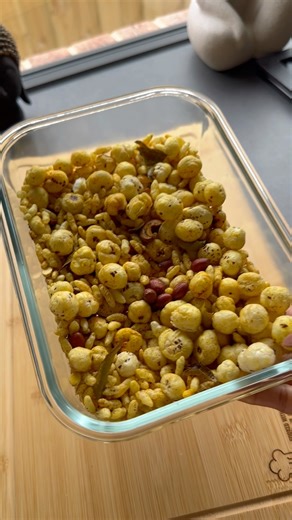 Mamra Makhana chivda